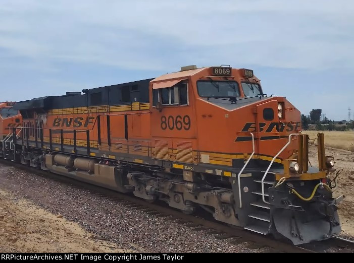 BNSF 8069